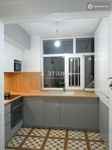 2-комнатная квартира, этаж 4 из 16, 61 м²