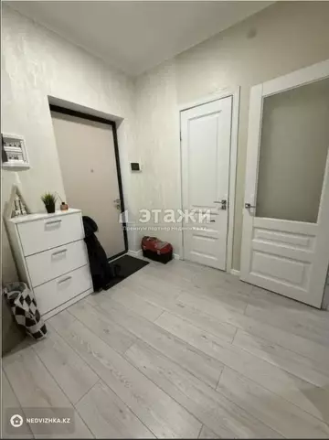 1-комнатная квартира, этаж 3 из 9, 42 м²