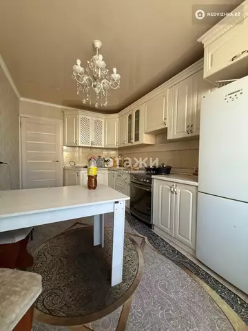 2-комнатная квартира, этаж 4 из 5, 55 м²