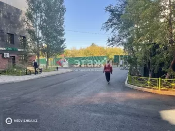 2-комнатная квартира, этаж 4 из 25, 74 м²