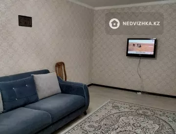 2-комнатная квартира, этаж 2 из 5, 57 м², посуточно