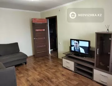 2-комнатная квартира, этаж 3 из 3, 50 м², на длительный срок
