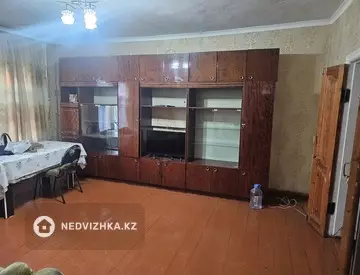 4-комнатная часть дома, 862 соток, 65 м²