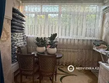 3-комнатная квартира, этаж 2 из 5, 75 м², на длительный срок