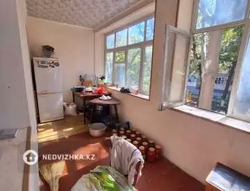2-комнатная квартира, этаж 2 из 4, 52 м²