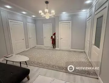 3-комнатная квартира, этаж 8 из 12, 98 м²