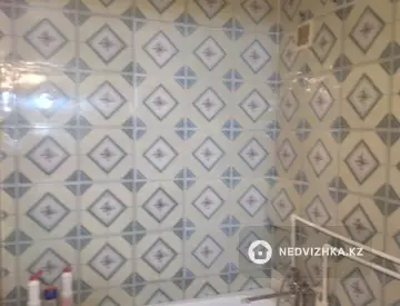 2-комнатная квартира, этаж 4 из 5, 45 м²