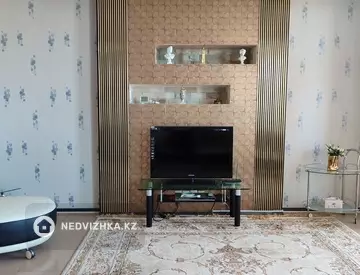 2-комнатная квартира, этаж 4 из 4, 59 м², на длительный срок