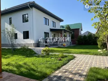 5-комнатный дом, 11 соток, 360 м², на длительный срок
