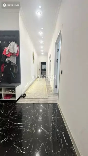 2-комнатная квартира, этаж 4 из 18, 69 м²