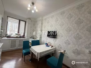 3-комнатная квартира, этаж 4 из 22, 150 м²