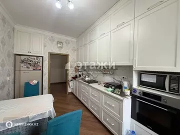 3-комнатная квартира, этаж 4 из 22, 150 м²
