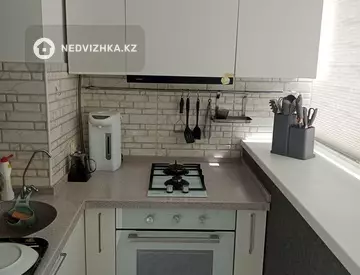 3-комнатная квартира, этаж 2 из 5, 64 м²