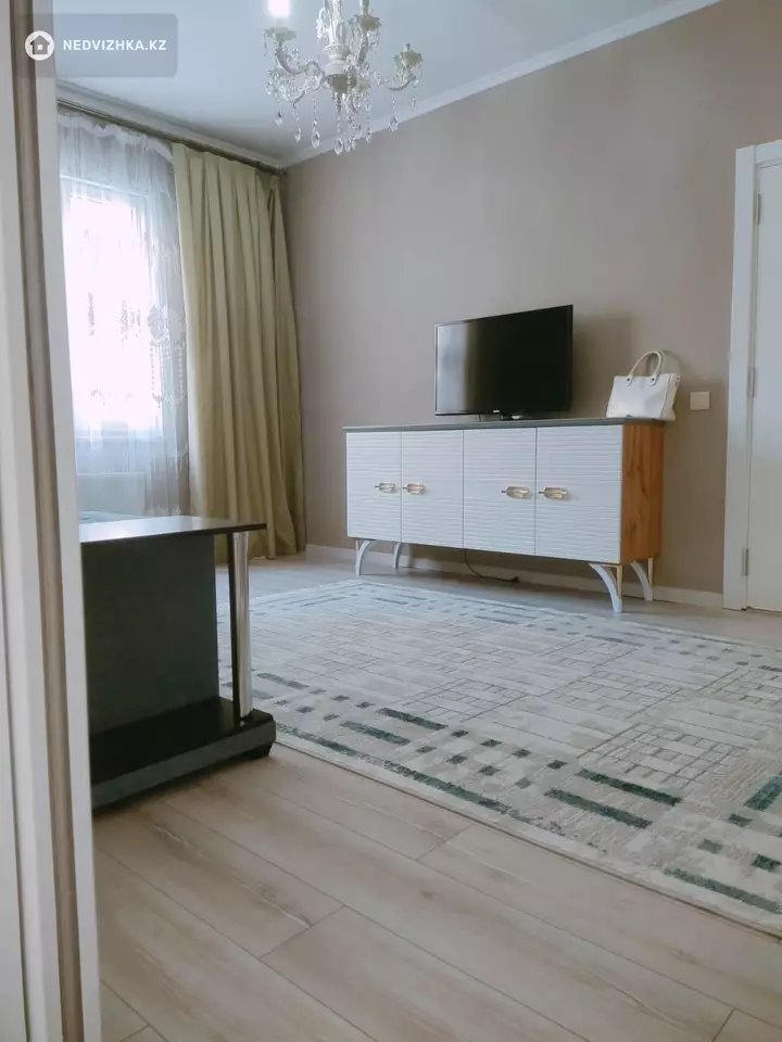 70 м², 2-комнатная квартира, этаж 3 из 9, 70 м², изображение - 1