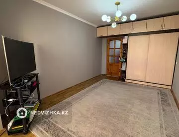 2-комнатная квартира, этаж 4 из 5, 54 м²
