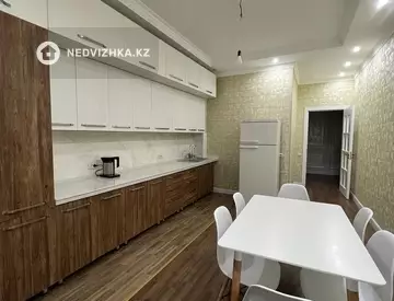 4-комнатная квартира, этаж 2 из 12, 148 м²