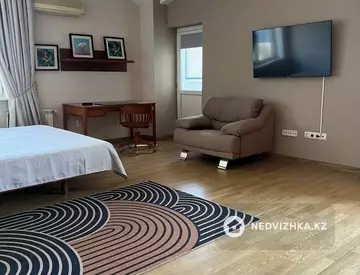 4-комнатная квартира, этаж 12 из 14, 186 м², на длительный срок
