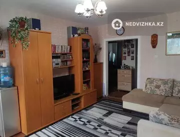 2-комнатная квартира, этаж 3 из 5, 49 м²