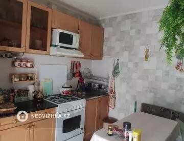 2-комнатная квартира, этаж 3 из 5, 49 м²