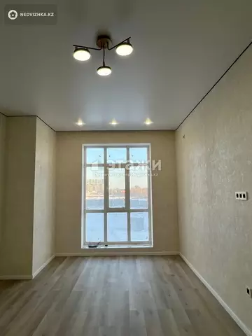 2-комнатная квартира, этаж 2 из 12, 76 м²