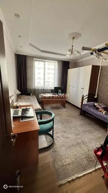 3-комнатная квартира, этаж 4 из 13, 98 м²