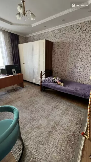 3-комнатная квартира, этаж 4 из 13, 98 м²