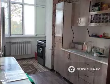 2-комнатная квартира, этаж 3 из 5, 52 м²