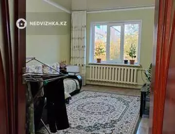 2-комнатная квартира, этаж 3 из 5, 52 м²