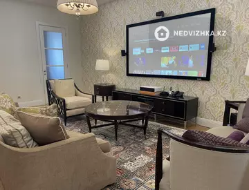 5-комнатная квартира, этаж 6 из 6, 215 м², на длительный срок