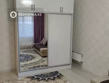 1-комнатная квартира, этаж 3 из 5, 38 м²
