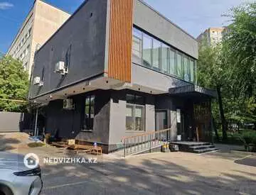 Здание, 2 этажа, 160 м²