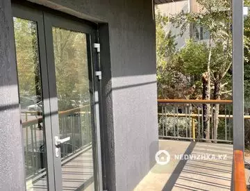 Здание, 2 этажа, 160 м²