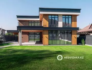 5-комнатный дом, 10 соток, 280 м²