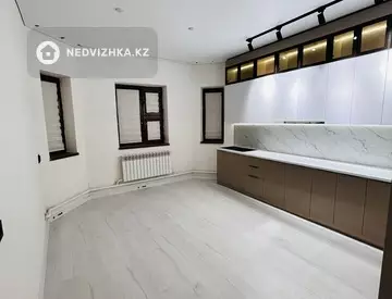 4-комнатная квартира, этаж 1 из 1, 240 м²
