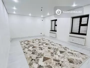 4-комнатная квартира, этаж 1 из 1, 240 м²