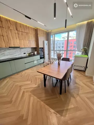 4-комнатная квартира, этаж 11 из 12, 138 м²