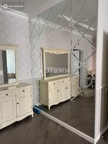 3-комнатная квартира, этаж 9 из 18, 95 м²