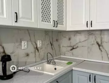 1-комнатная квартира, этаж 3 из 7, 85 м²