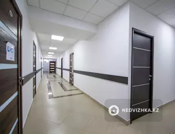 Здание, 9 этажей, 7 808 м²