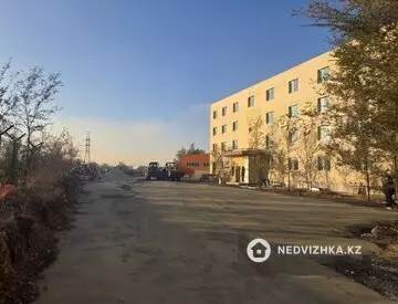 Здание, 4 этажа, 3 800 м²