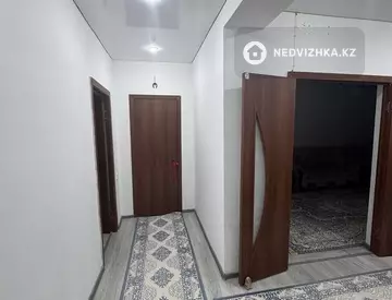 2-комнатная квартира, этаж 4 из 5, 57 м²