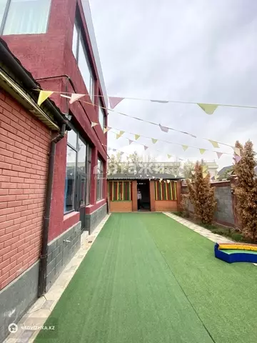 4-комнатный дом, 6 соток, 330 м²