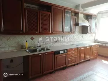 5-комнатная квартира, этаж 15 из 16, 369 м², на длительный срок