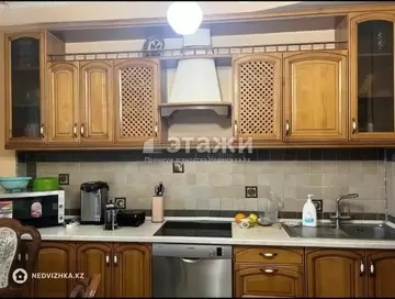 4-комнатная квартира, этаж 4 из 9, 150 м², на длительный срок
