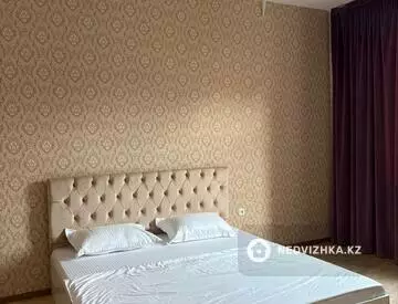 2-комнатная квартира, этаж 3 из 5, 75 м², посуточно