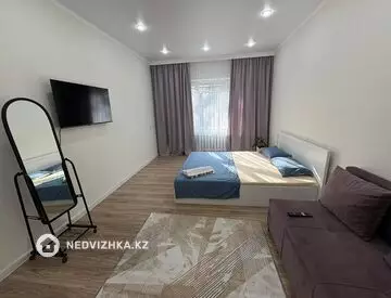 1-комнатная квартира, этаж 1 из 1, 38 м², по часам