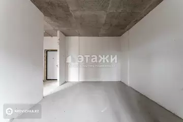 2-комнатная квартира, этаж 3 из 9, 38 м²