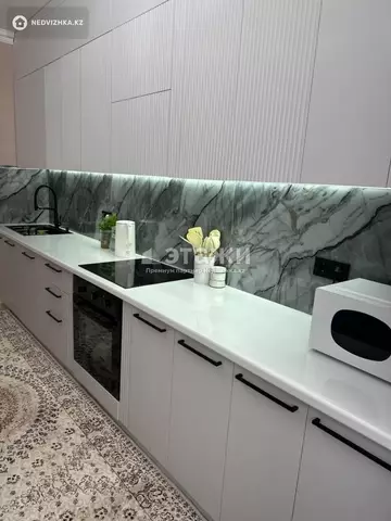 3-комнатная квартира, этаж 12 из 14, 90 м²