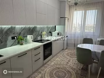 3-комнатная квартира, этаж 12 из 14, 90 м²