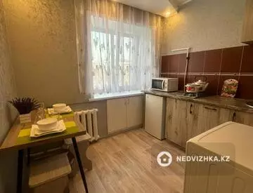 1-комнатная квартира, этаж 3 из 5, 25 м², посуточно
